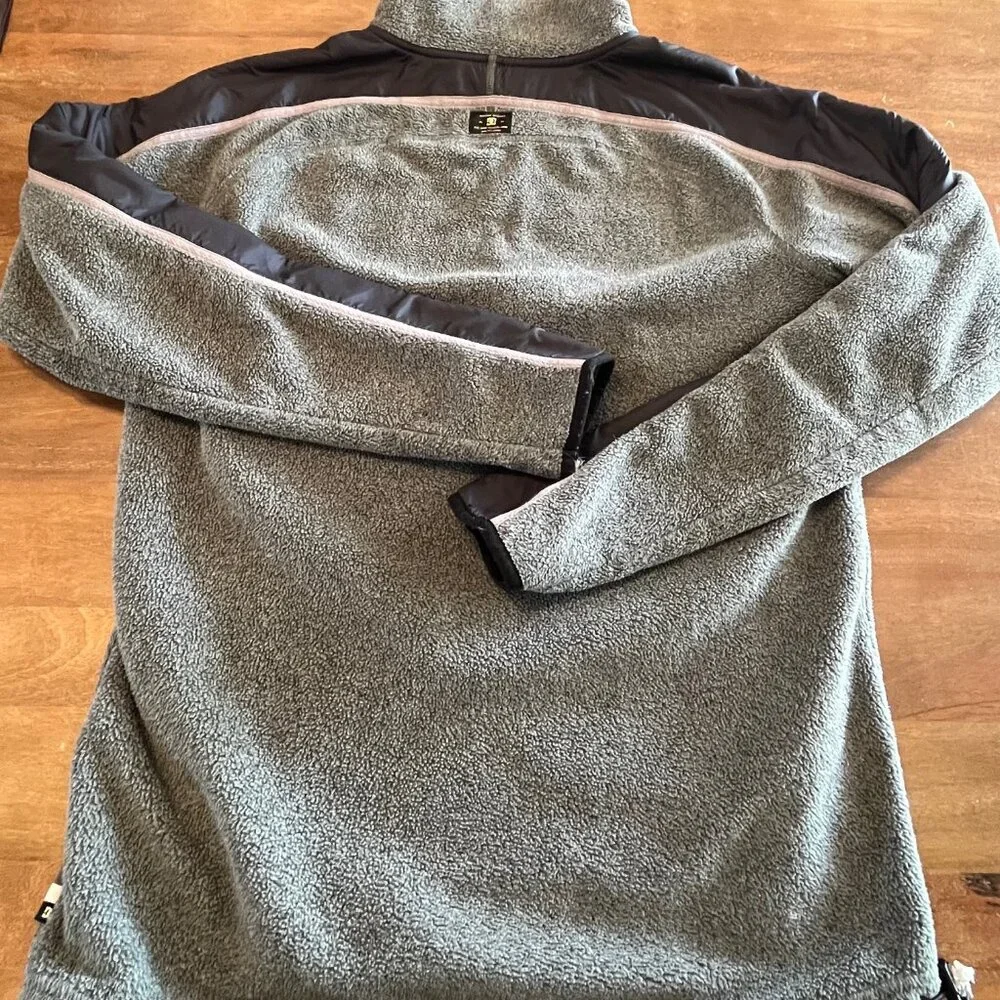 DC Shoes Co Resistance Series Mens 1/4‎ Zip Fleece Jacket Size Medium Grey/Black